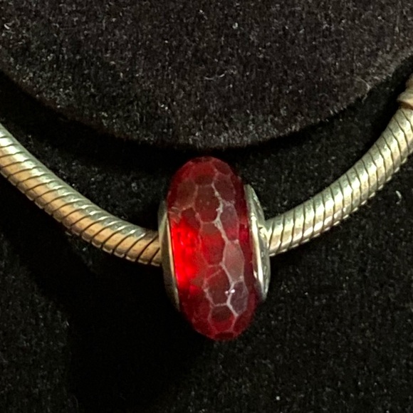 Pandora Facinating Red Murano Charm - Picture 7 of 7